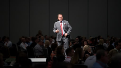 The Role of a Motivational Speaker for Business Growth in 2025